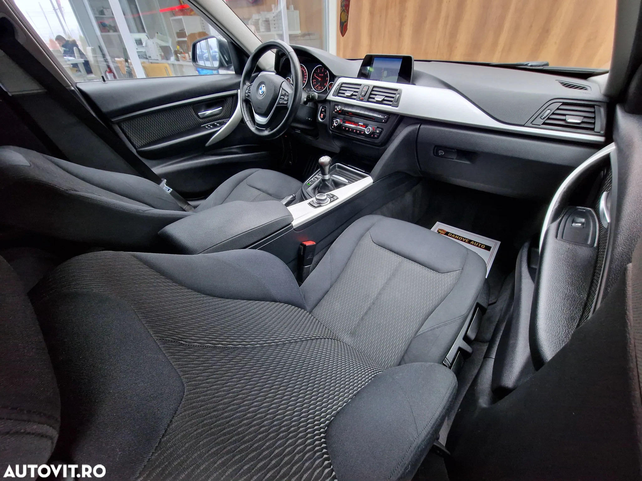 BMW Seria 3 318d - 18