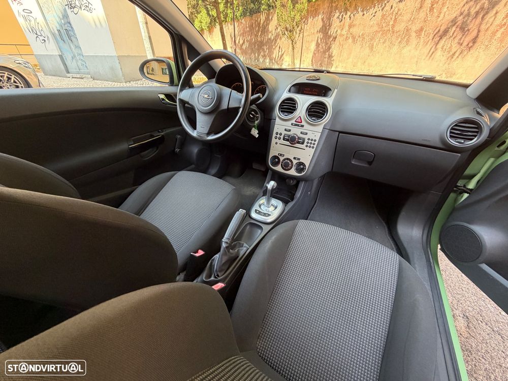 Opel Corsa 1.2 Cosmo Easytronic - 10