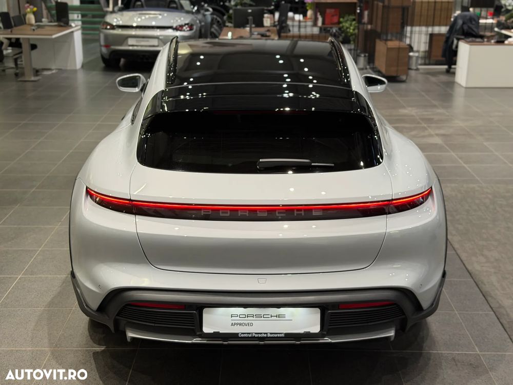 Porsche Taycan 4 - 13