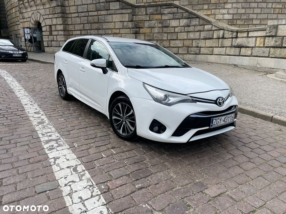 Toyota Avensis - 2