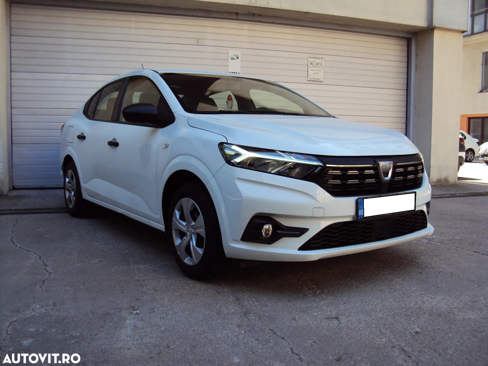 Dacia Logan TCe 90 Essential - 2