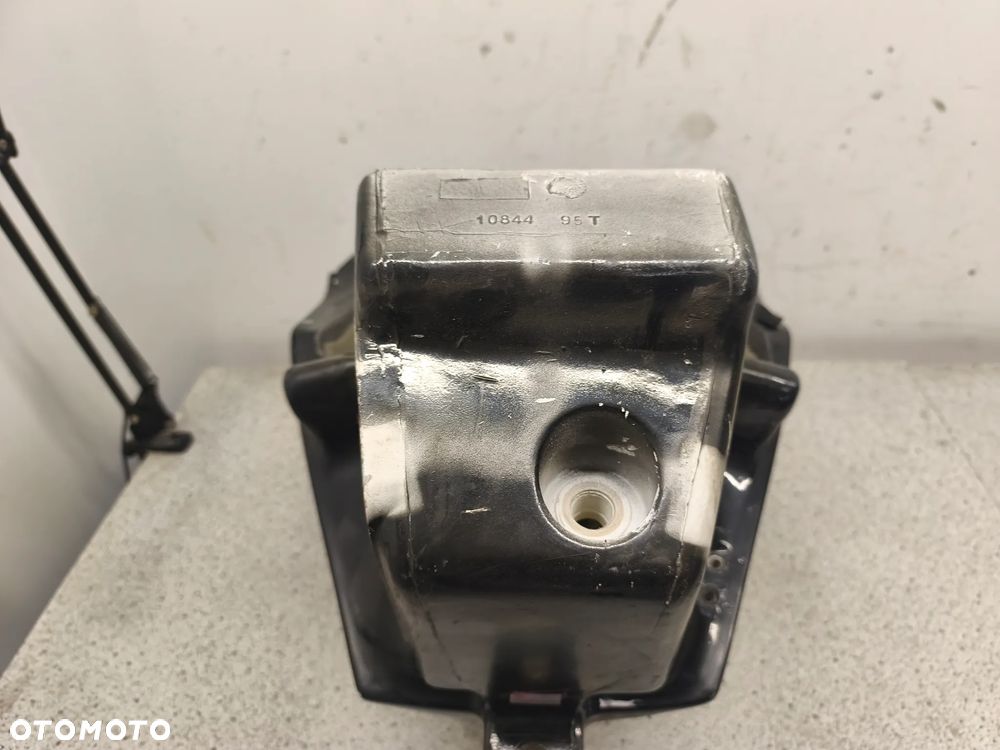 Bak, zbiornik paliwa Triumph Daytona 955i 955 - 19
