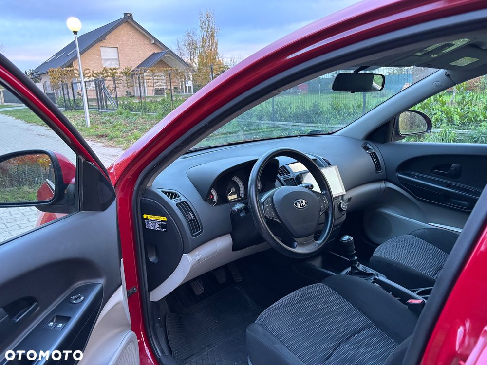 Kia Ceed 1.4 Comfort + - 7