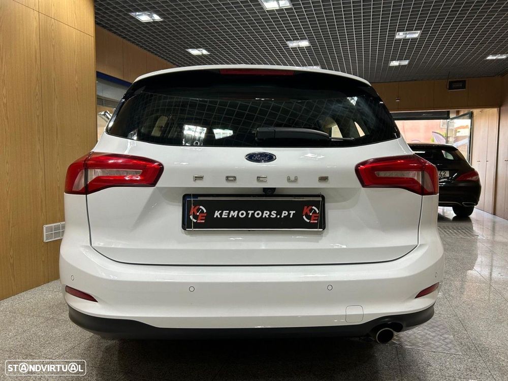 Ford Focus 1.5 TDCi ECOBlue Active — fotografia 6