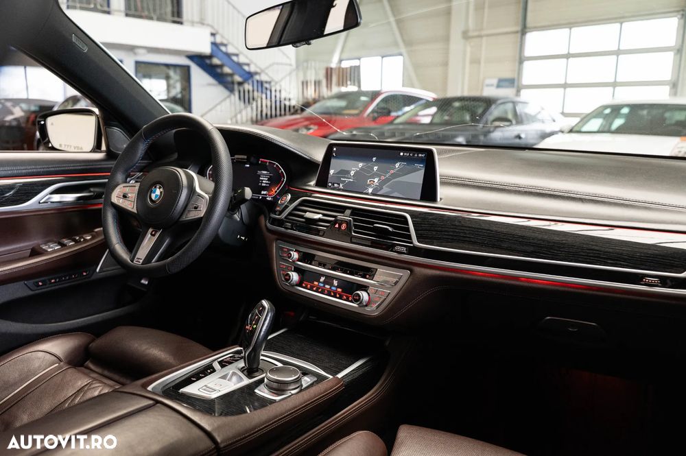 BMW Seria 7 740d xDrive - 32