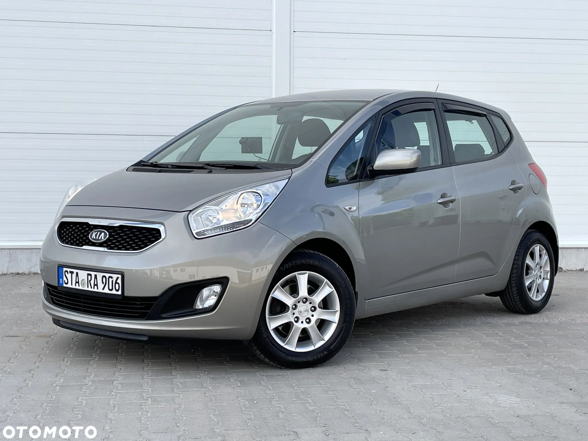 Kia Venga 1.4 CRDi 90 Attract - 1