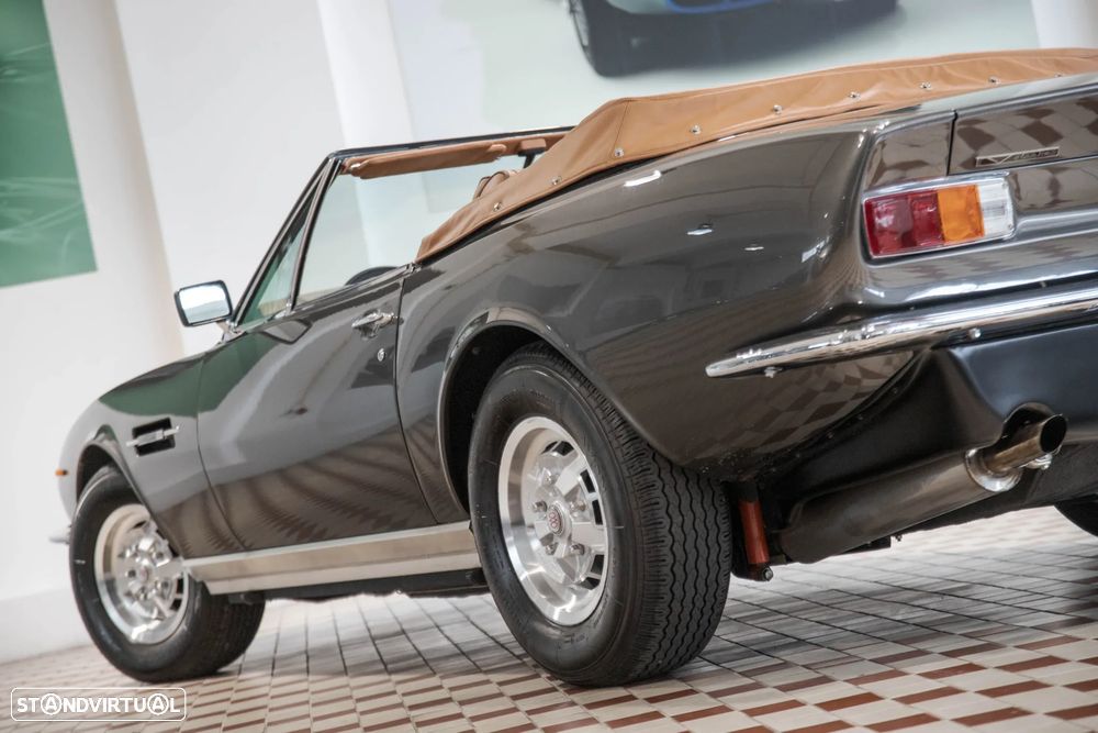 Aston Martin Volante - 13