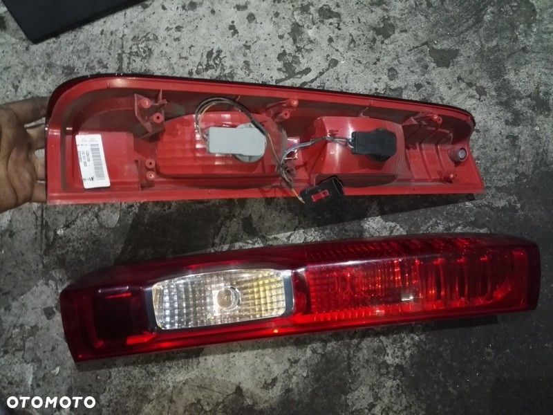 obudowa lampy tył trafic vivaro primastar 07+ - 15