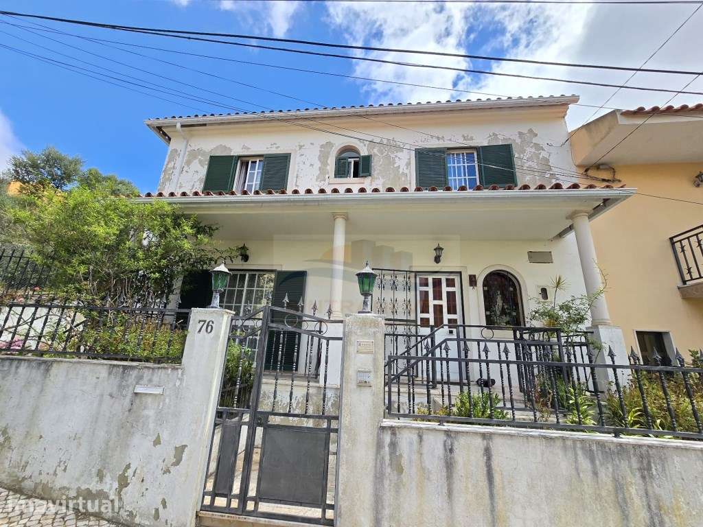 Moradia T5 com garagem e bastante espaço exterior e ainda jardim na... - Grande imagem: 2/39