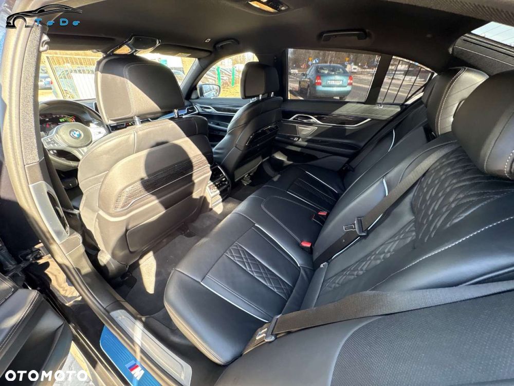 BMW Seria 7 750i xDrive sport - 26