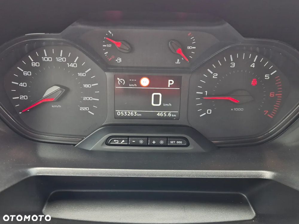 Peugeot Partner }{ Automat }{ 130KM }{ FV VAT }{ 2x drzwi przesuwne } - 12