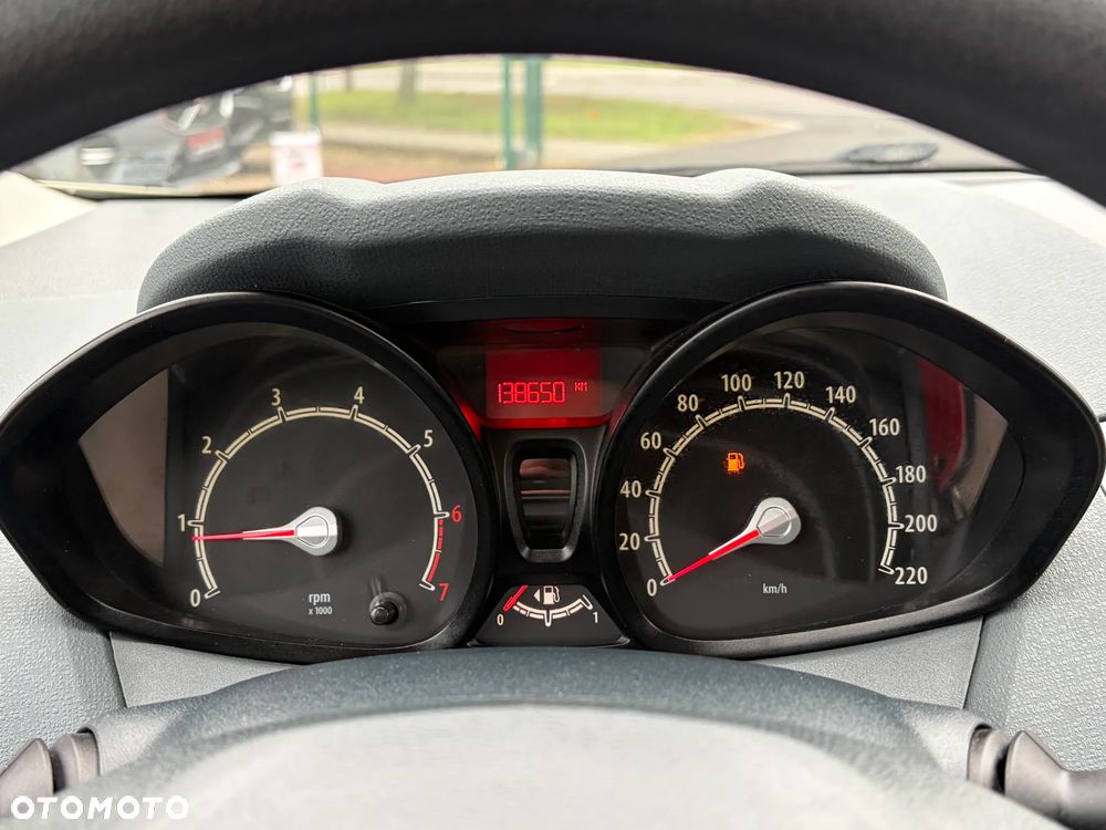 Ford Fiesta 1.25 Trend - 16