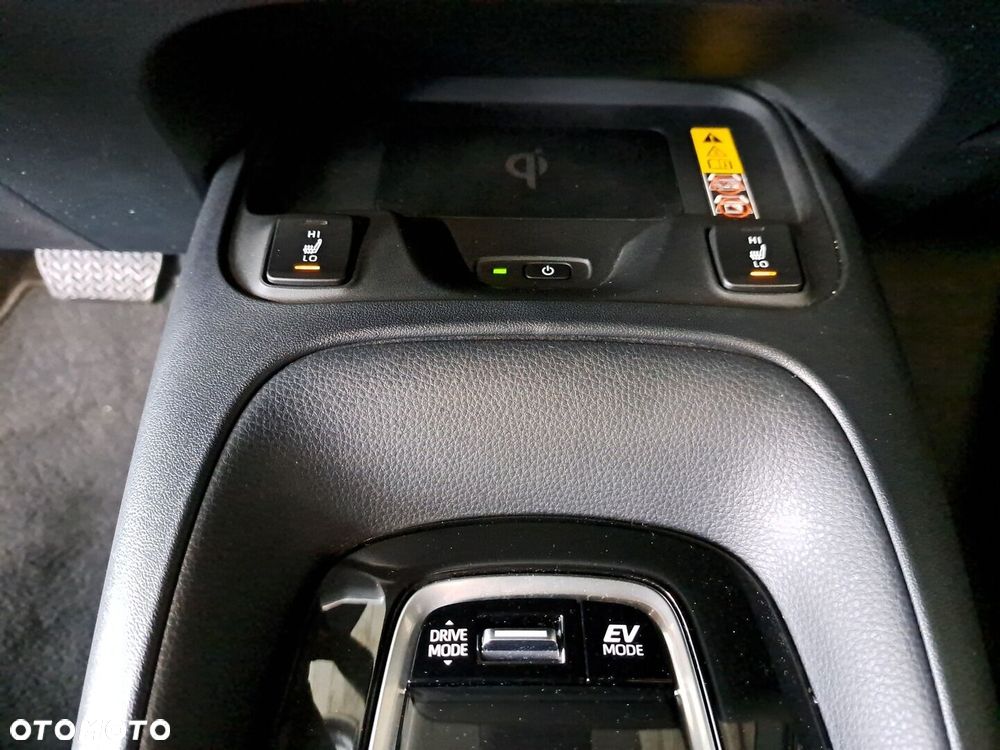 Toyota Corolla 1.8 Hybrid Comfort - 28