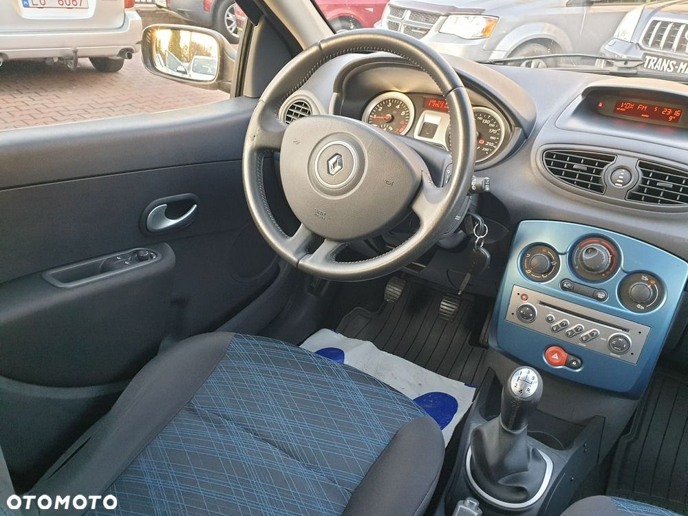 Renault Clio 1.2 16V 75 Expression - 19