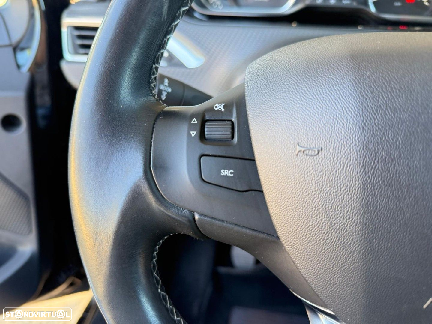 Peugeot 2008 1.2 PureTech Allure - 41