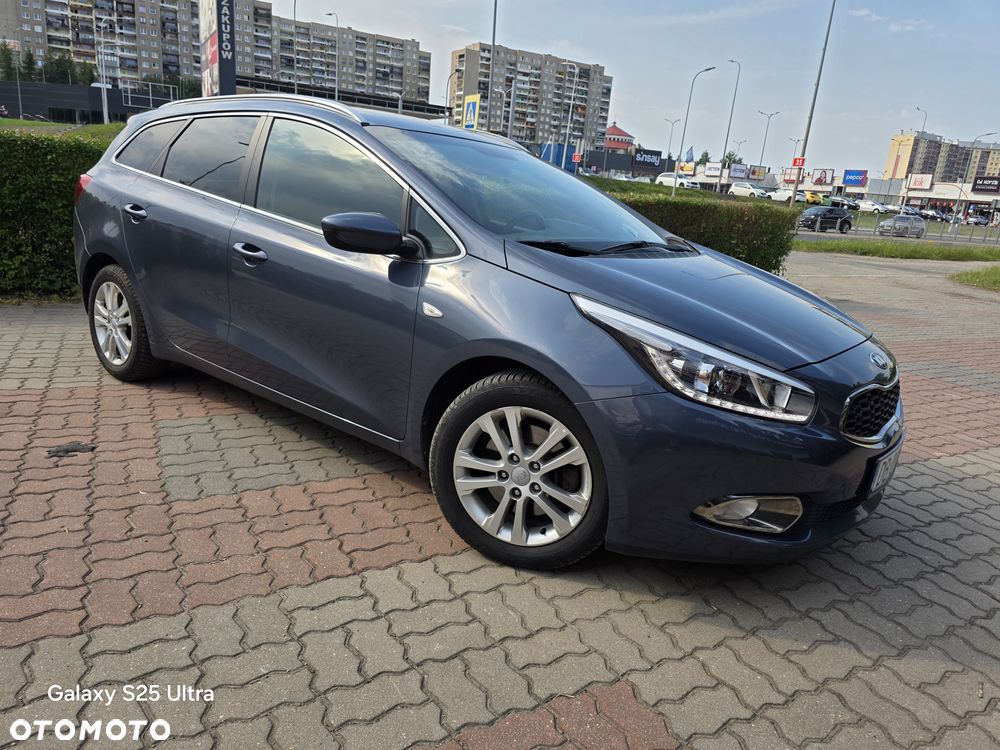 Kia Ceed 1.6 GDI ISG Dream Team Edition - 27