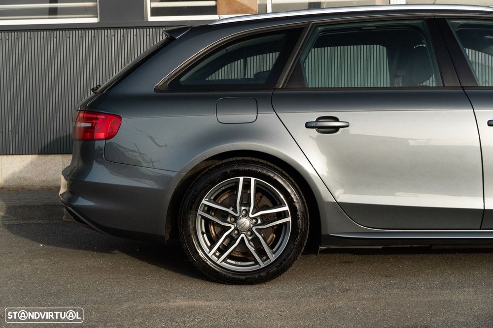 Audi A4 Avant 2.0 TDI Business Line S-line - 37