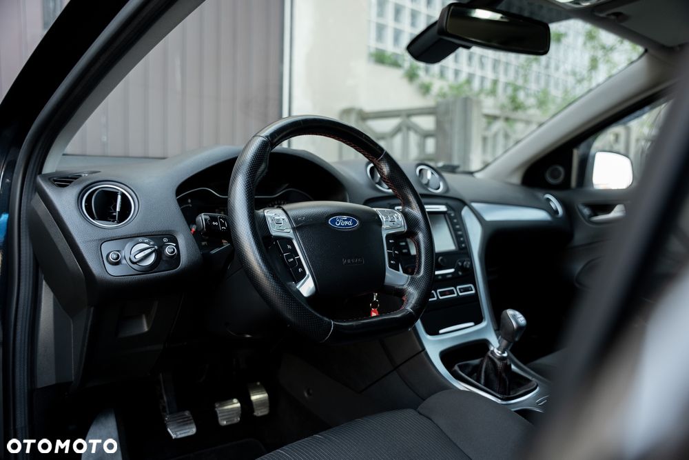 Ford Mondeo 2.0 TDCi Titanium - 23