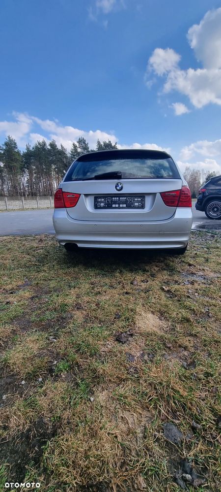 BMW Seria 3 318i - 5