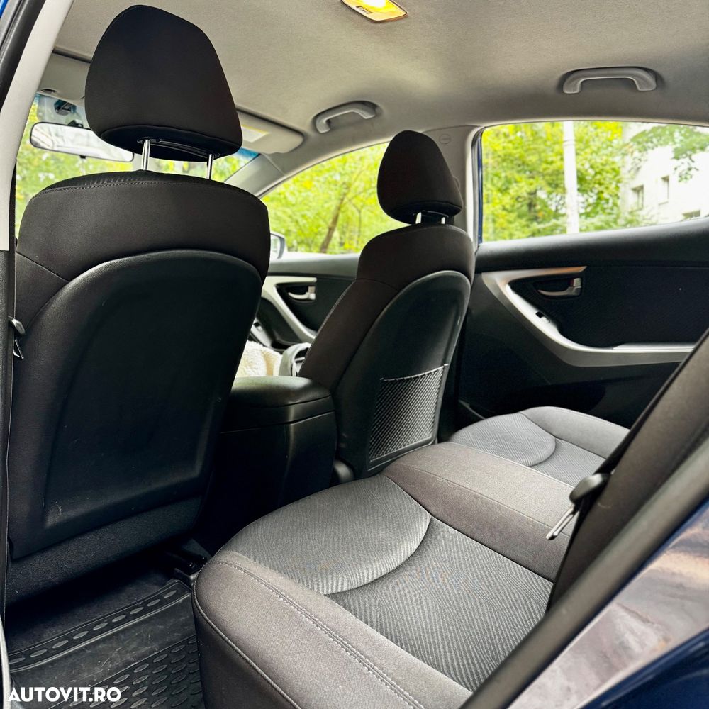 Hyundai Elantra - 7
