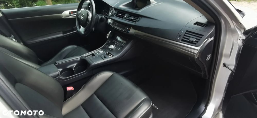Lexus CT 200h Prestige - 21