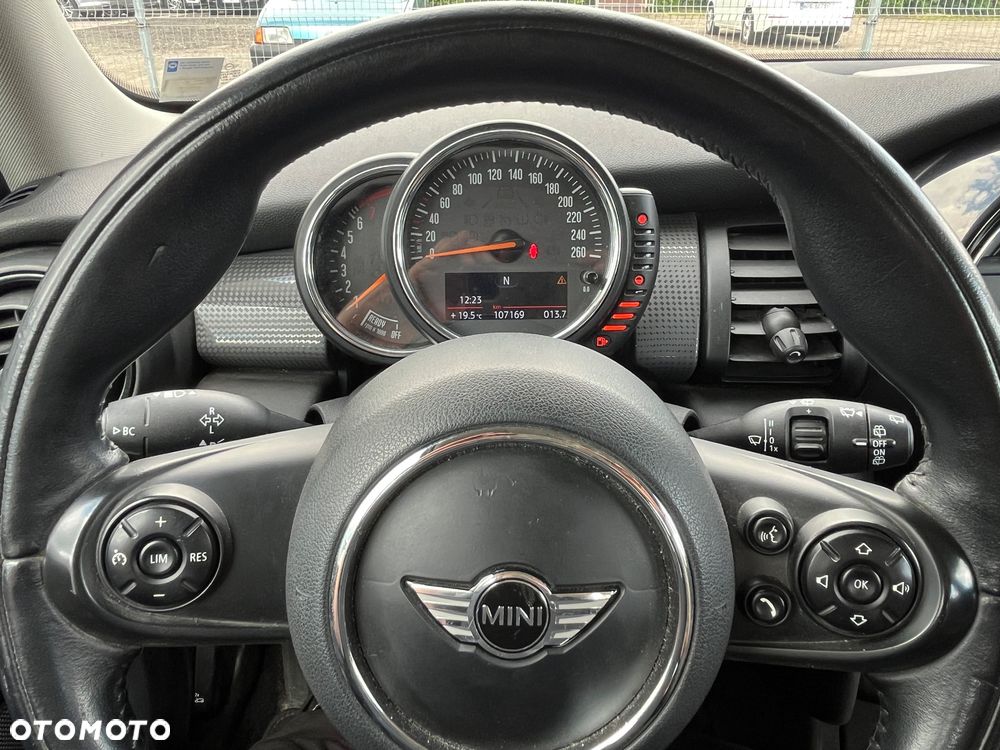 MINI Cooper Standard - 11