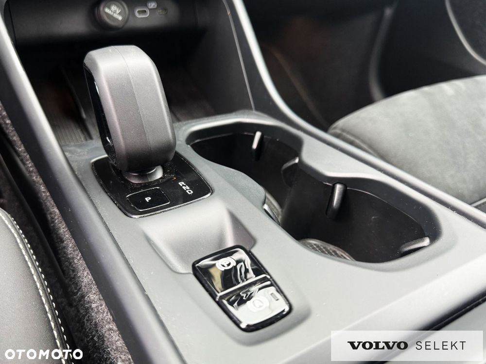 Volvo XC 40 - 24
