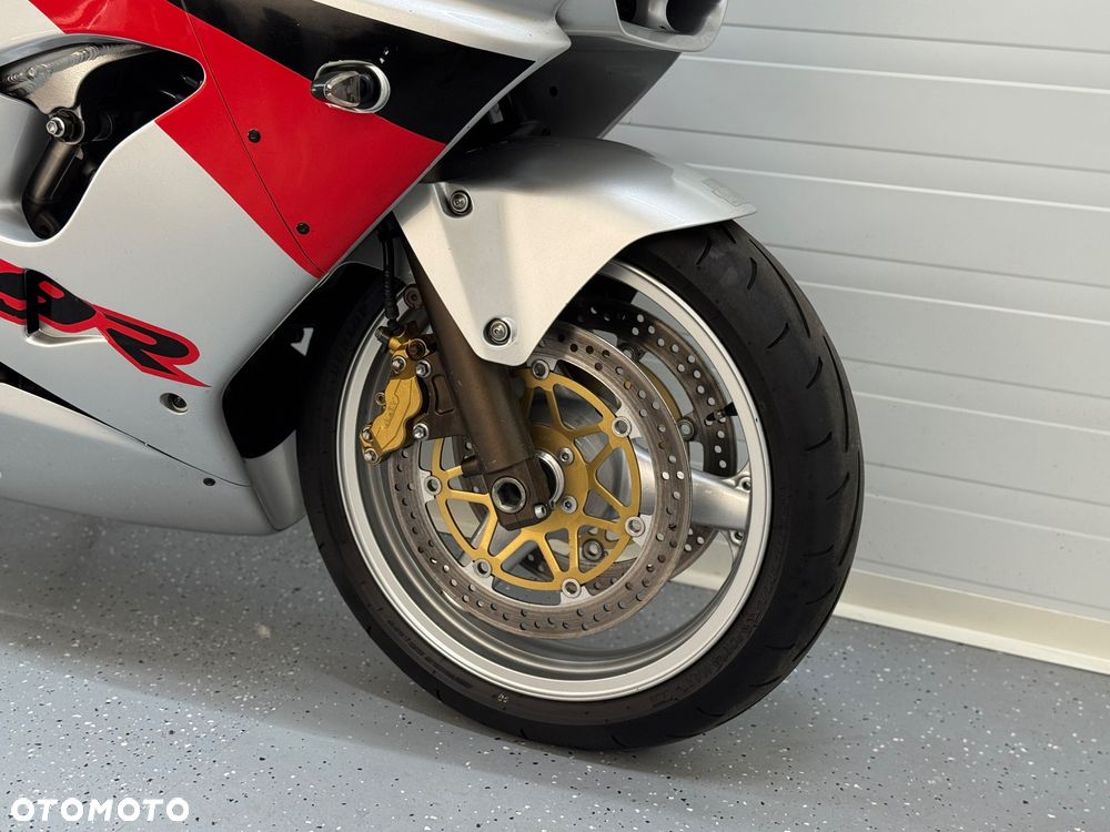 Kawasaki ZXR - 11