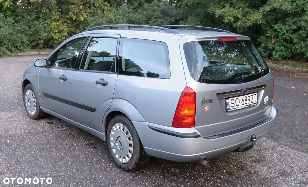 Ford Focus 1.8 Trend - 10