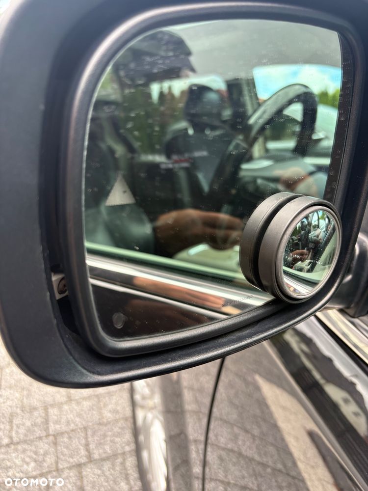 Chrysler Town & Country - 34