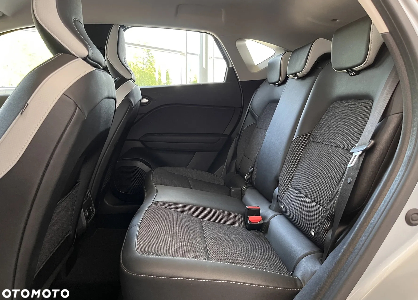 Renault Captur TCe 140 EDC GPF INTENS - 20