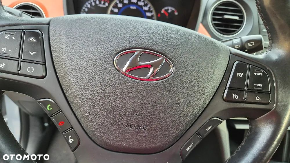 Hyundai i10 1.2 Fifa World Cup Edition - 8