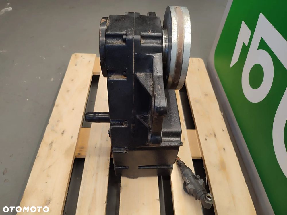 Przedni WOM 32028376A JCB Fastrac 8310 - 4