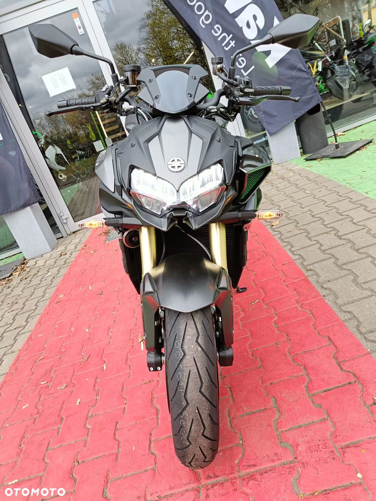 Kawasaki H2 - 8