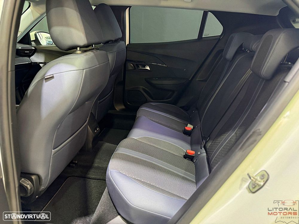 Peugeot 2008 1.2 PureTech Allure Pack - 17