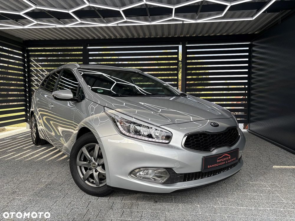 Kia Ceed 1.6 GDI Dream Team Edition - 3