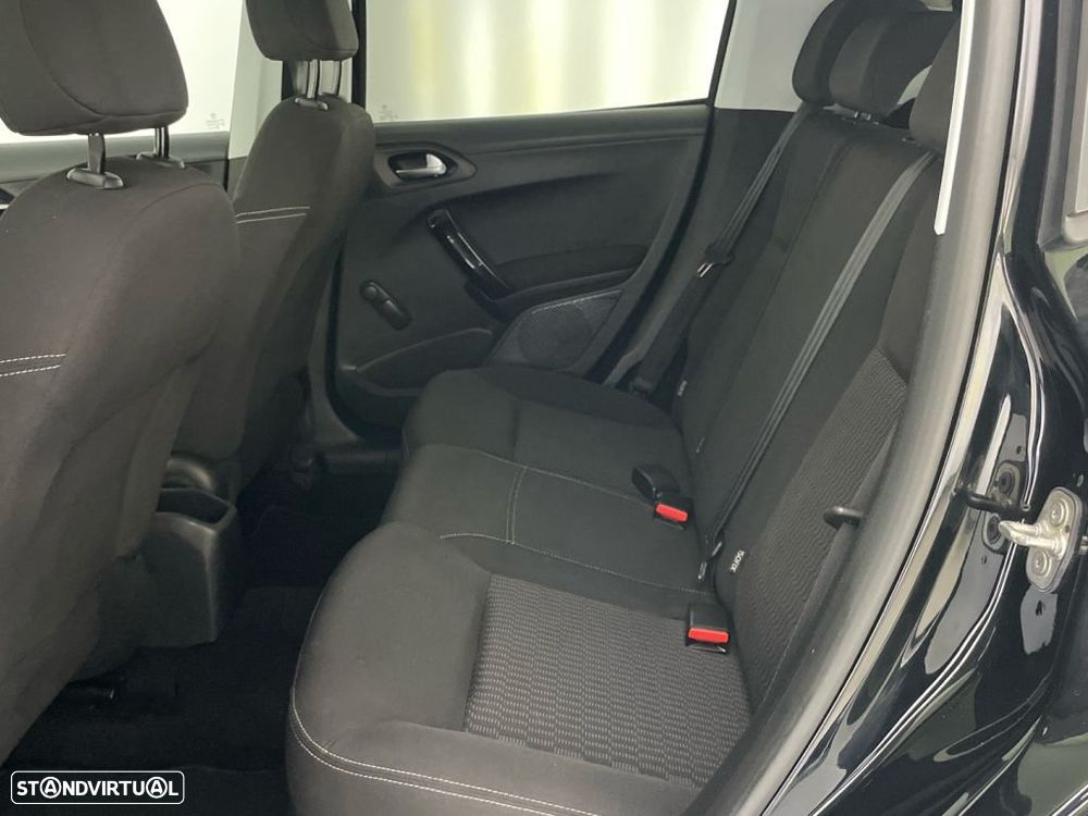 Peugeot 208 1.2 PureTech Style - 12