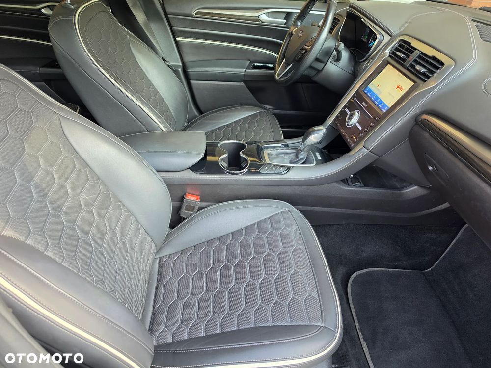 Ford Mondeo - 29