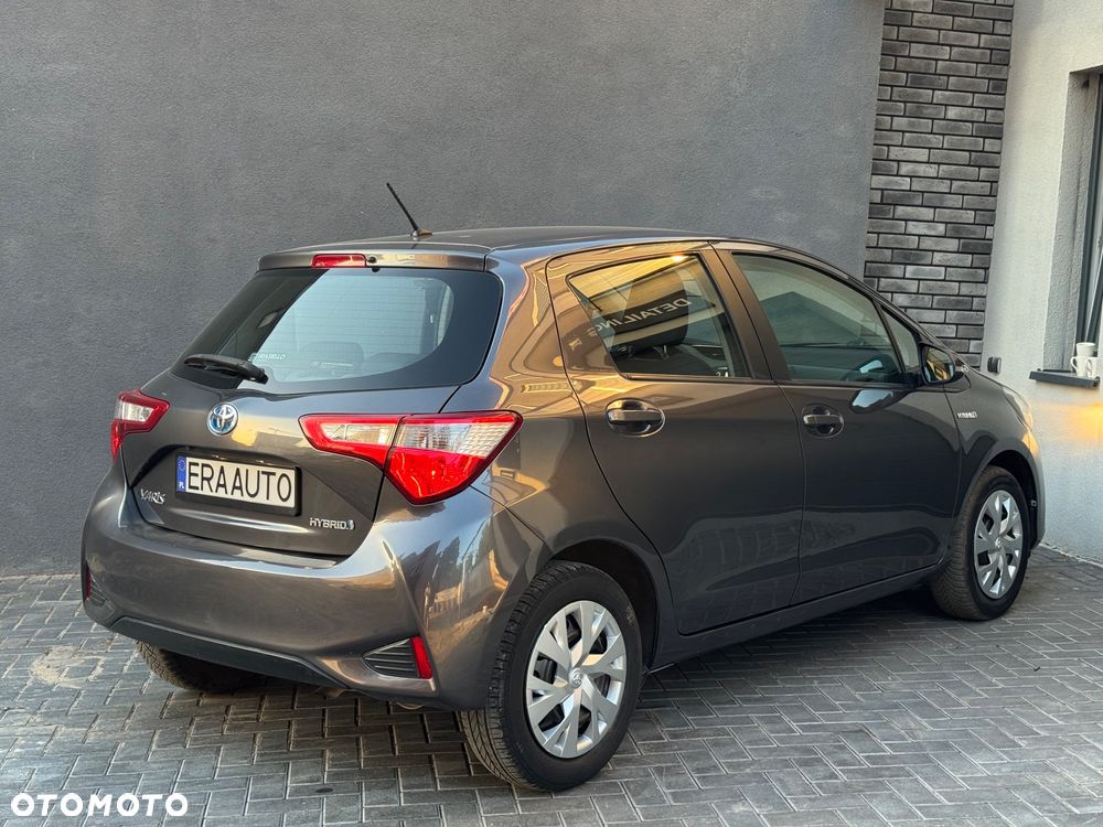 Toyota Yaris Hybrid 100 Business Edition - 3