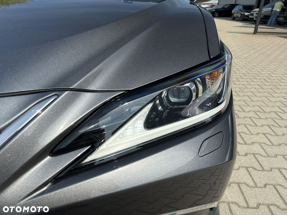 Lexus ES 300h Business Edition - 9