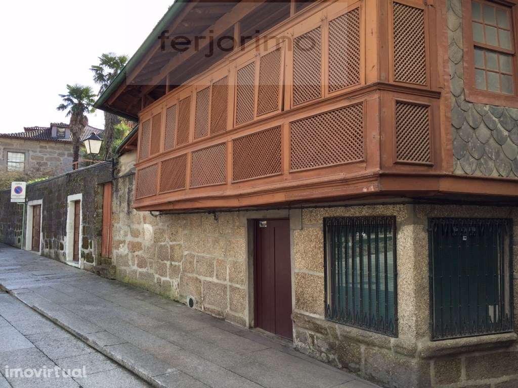 Prédio para restauro com logradouro exterior - Grande imagem: 3/3