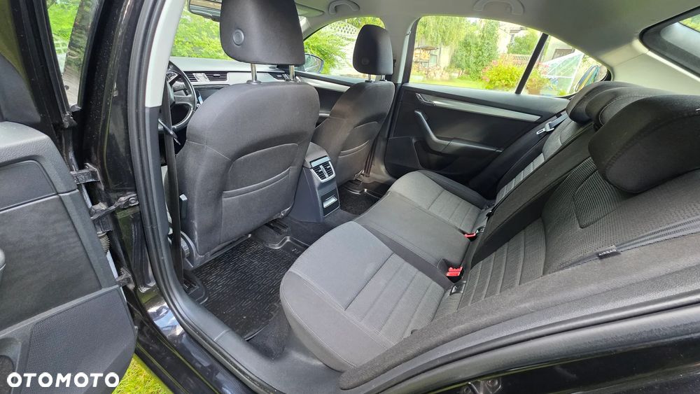 Skoda Octavia 1.4 TSI Elegance DSG - 8
