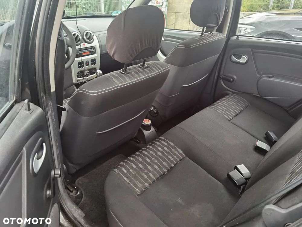 Dacia Sandero - 4