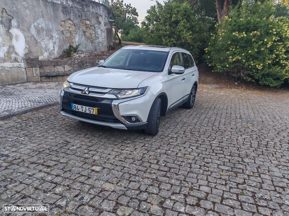 Mitsubishi Outlander 2.2 DI-D Instyle Navi - 25