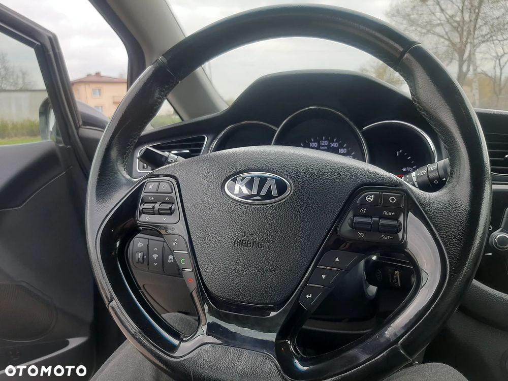 Kia Ceed 1.6 GDI Platinum Edition - 25