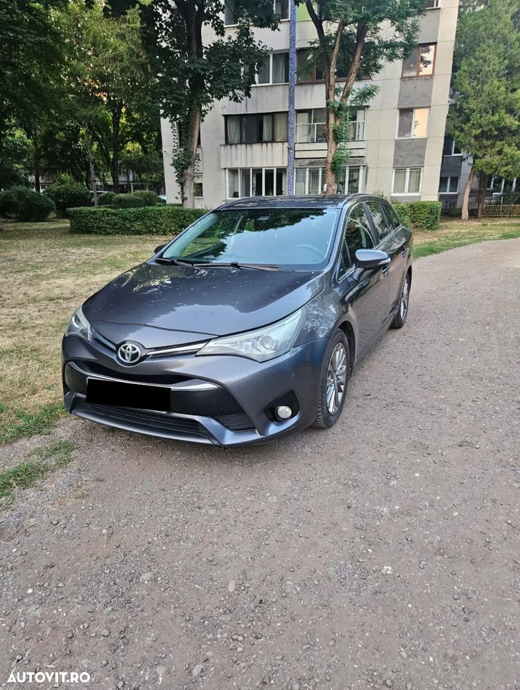Toyota Avensis 2.0 D-4D Elegance - 1