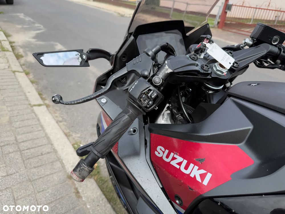 Suzuki GSX-R - 10