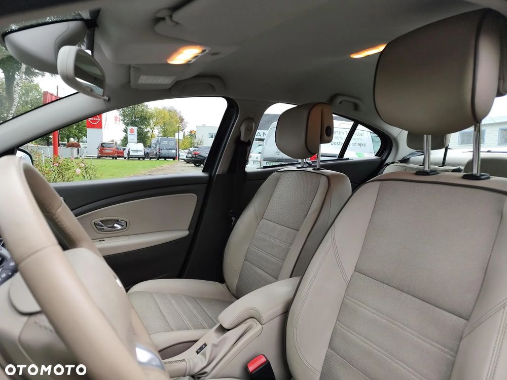 Renault Fluence 1.6 16V Intens - 11