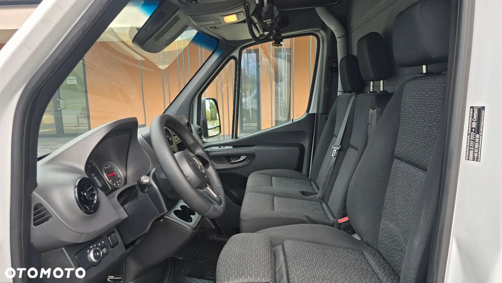 Mercedes-Benz SPRINTER 519 CDI 907❗❗3.0 190 KM / FULL OPCJA / AUTOMAT 9G-TRONIC / FULL LED / KONTENER 10EP  / PLANDEKA 10EP / DRZWI Z TYŁU / BLIŹNIAKI / XENON / RAMA / ZABUDOWA JEGGER / PODUSZKI PNEUMATYCZNE / SYPIALKA / SALON POLSKA ❗❗ - 27