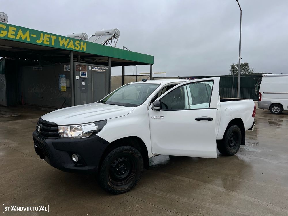 Toyota Hilux - 2